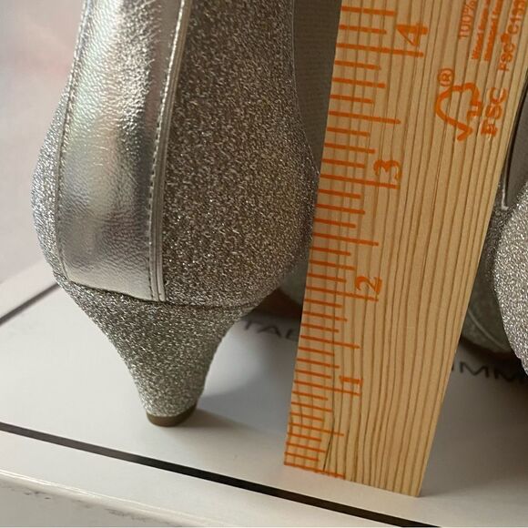 Tabitha Simmons Silver Chelsea Boots NIB $845 Retail Designer Statement 37.5 7.5 - Picture 13 of 15